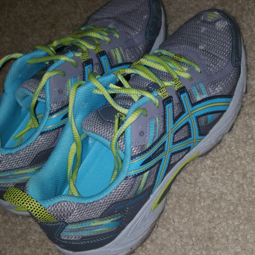 Asics tennis shoes